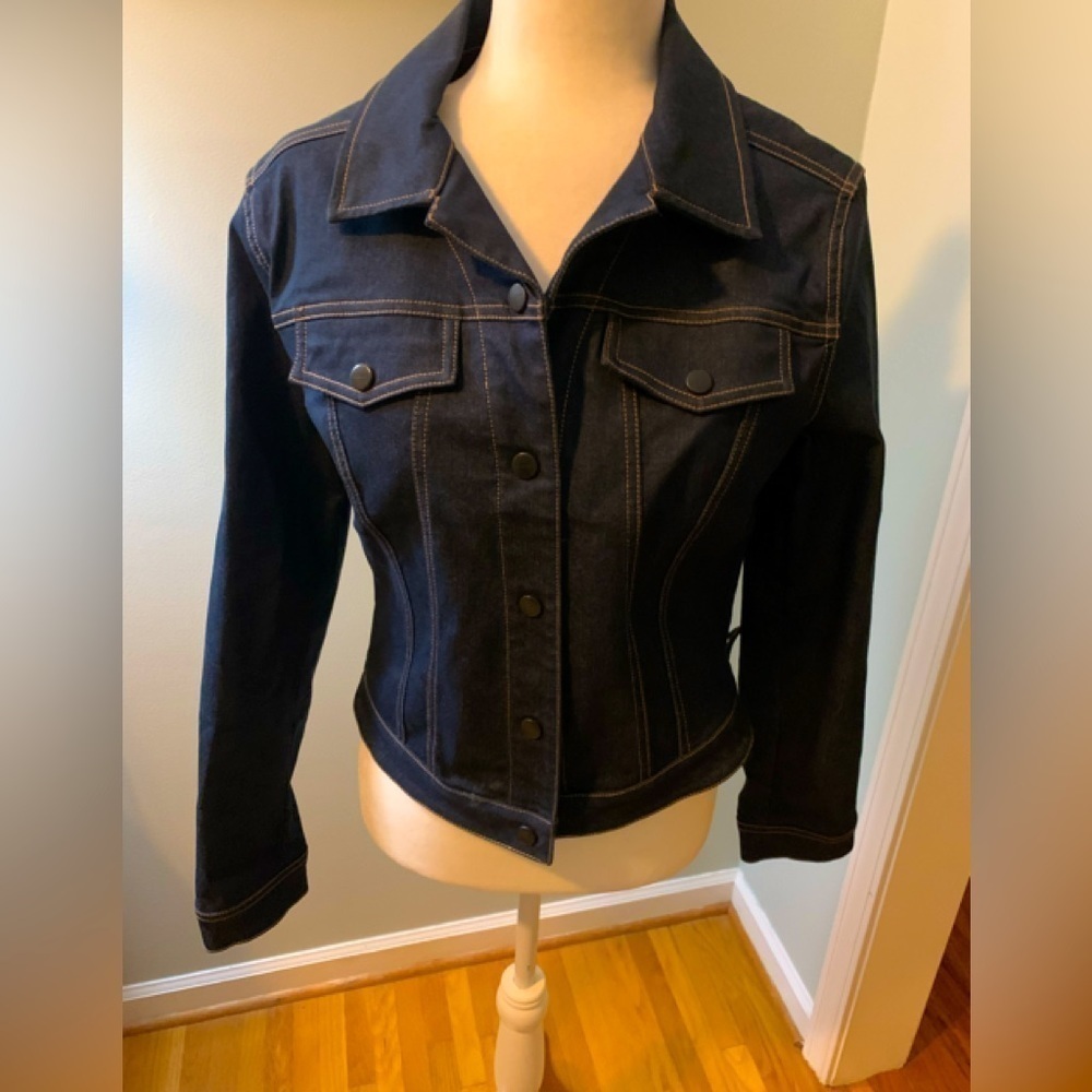 Tahari denim stretch fitted jacket, size 10
